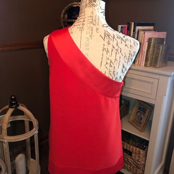 Stunning One Shoulder Top - Picture 2 of 7